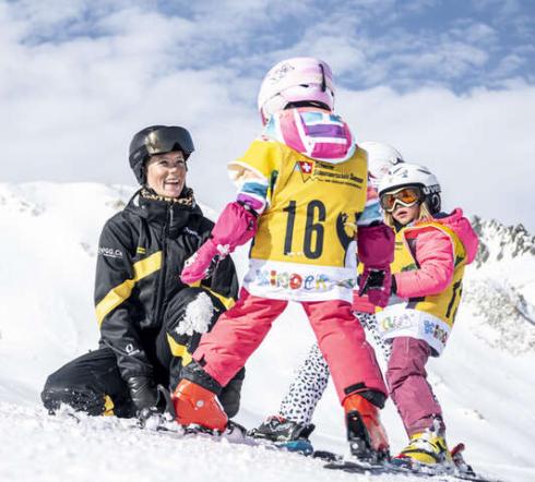 Skischule Samnaun Bobo's Kinder Club Gruppenunterricht Kinderland