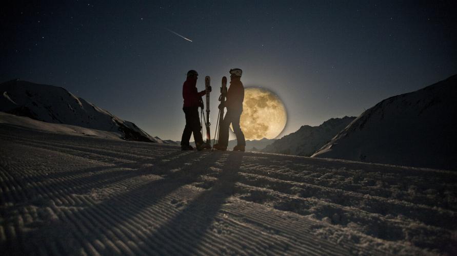 Moonlight skiing & ski touring